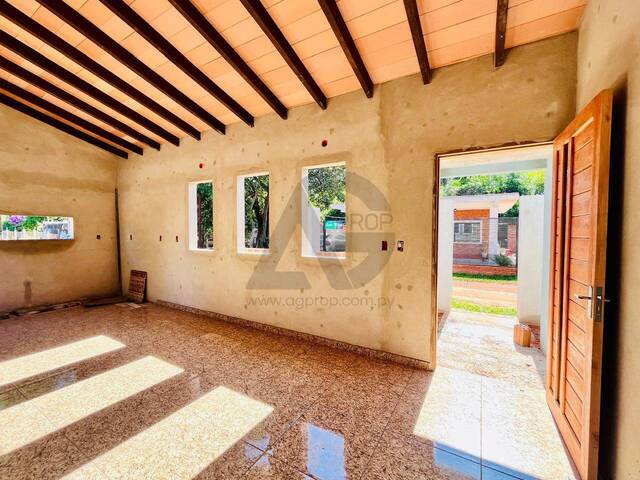 #13 - Casa para Venta en Luque - PY-11 - 3