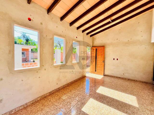 #13 - Casa para Venta en Luque - PY-11 - 2